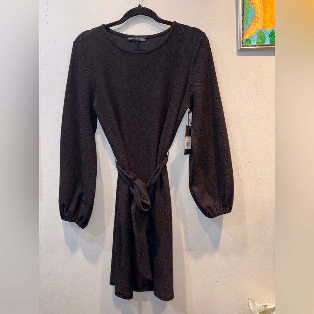 Black Tape Elegant Long Sleeve Dress